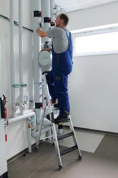 Günzburger Alu Stehleiter 250 kg clip-step R13 einseitig begehbar 7 Stufen